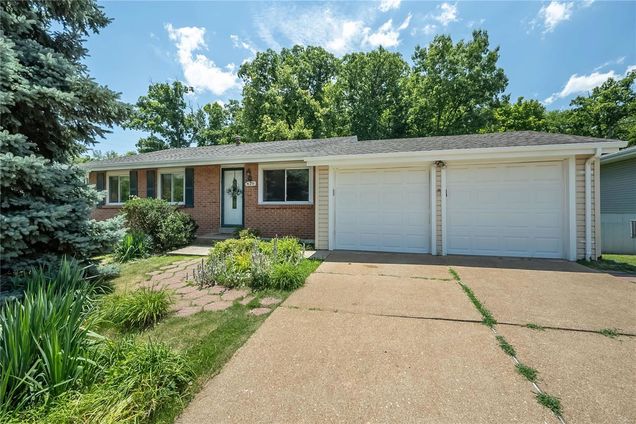 428 Tulsa Avenue Ballwin, MO House Sold - Photo 1 of 34. Opens carousel modal
