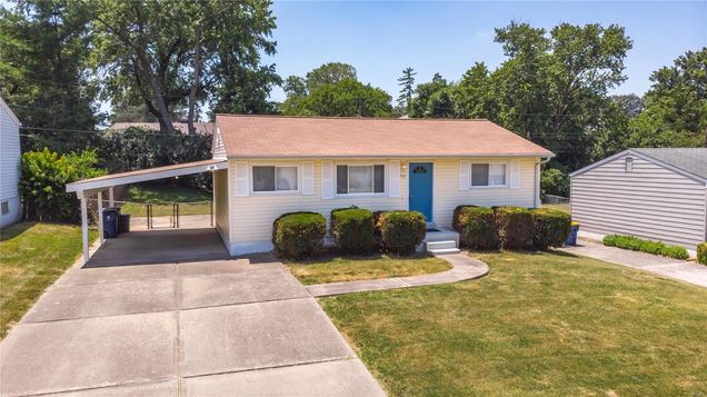 332 Malone Drive St Louis, MO House Sold - Photo 1 of 27. Opens carousel modal