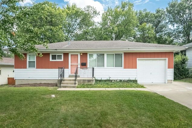 7504 Cheshire Lane St Louis, MO House Sold - Photo 1 of 26. Opens carousel modal