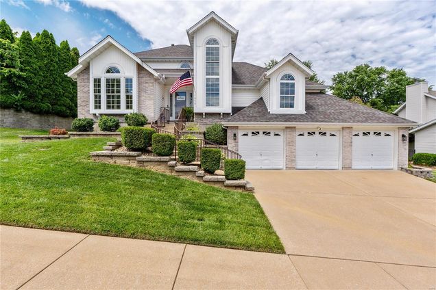 1605 Ivy Chase Lane Fenton, MO House Sold - Photo 1 of 46. Opens carousel modal