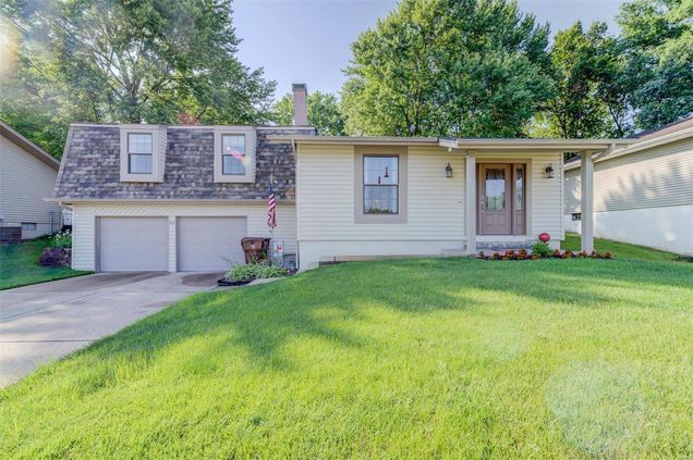 23 Glenna Drive St Peters, MO House Sold - Photo 1 of 27. Opens carousel modal