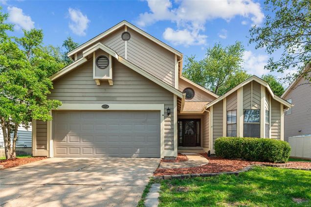527 Oaktree Crossing Court Ballwin, MO House Sold - Photo 1 of 19. Opens carousel modal