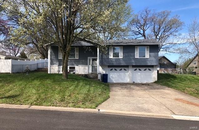 5 Castlewood Court St Peters, MO House Sold - Photo 1 of 19. Opens carousel modal