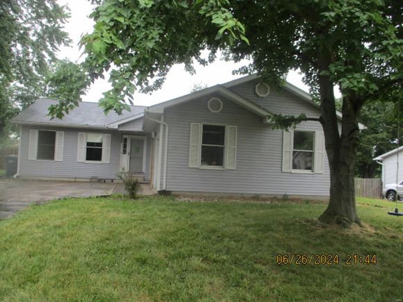 219 Woodland Edwardsville, IL House Sold - Photo 1 of 10. Opens carousel modal