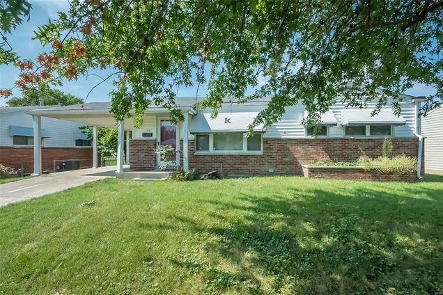 35 Tamma Lane Hazelwood, MO House Sold - Photo 1 of 26. Opens carousel modal