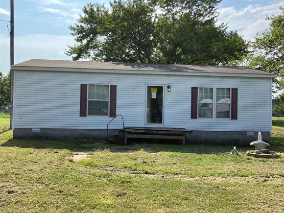291 N Elm Street Nashville, IL House Sold - Photo 1 of 12. Opens carousel modal