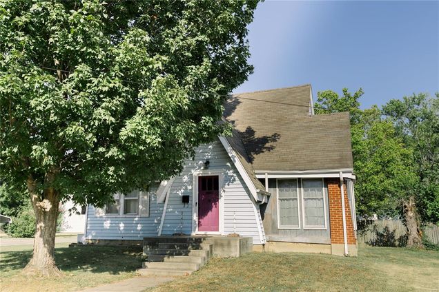111 Marshall Fredericktown, MO House Sold - Photo 1 of 38. Opens carousel modal