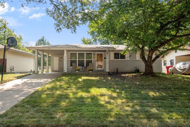 1480 Angelus Drive Florissant, MO House Sold - Photo 1 of 28. Opens carousel modal