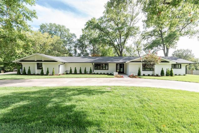 30 Salem Estates Drive Ladue, MO House Sold - Photo 1 of 29. Opens carousel modal
