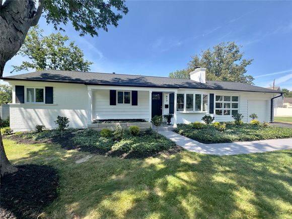 913 Thornberry Lane Kirkwood, MO House Sold - Photo 1 of 16. Opens carousel modal
