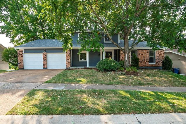 15438 Squires Way Drive Chesterfield, MO House Sold - Photo 1 of 64. Opens carousel modal