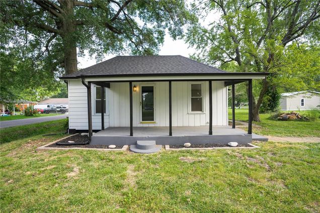 127 Mckinley Street Worden, IL House Sold - Photo 1 of 32. Opens carousel modal
