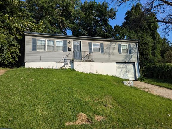 8419 Carl Avenue St Louis, MO House Sold - Photo 1 of 13. Opens carousel modal