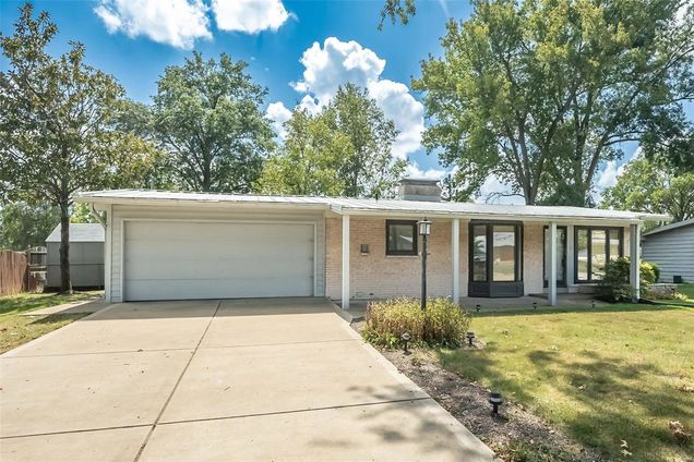 10236 Julius Northway St Louis, MO House Sold - Photo 1 of 24. Opens carousel modal