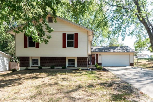 25 Haverford Drive St Peters, MO House Sold - Photo 1 of 32. Opens carousel modal