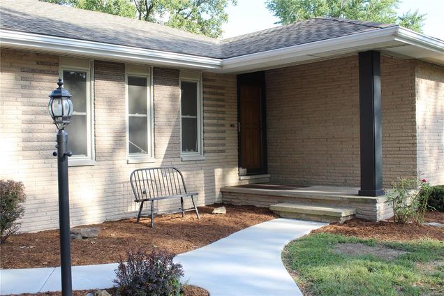12 Magnolia Drive Moro, IL House Sold - Photo 1 of 23. Opens carousel modal