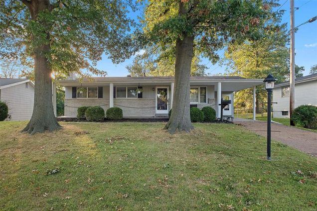 1 Sharon Court Florissant, MO House Sold - Photo 1 of 35. Opens carousel modal