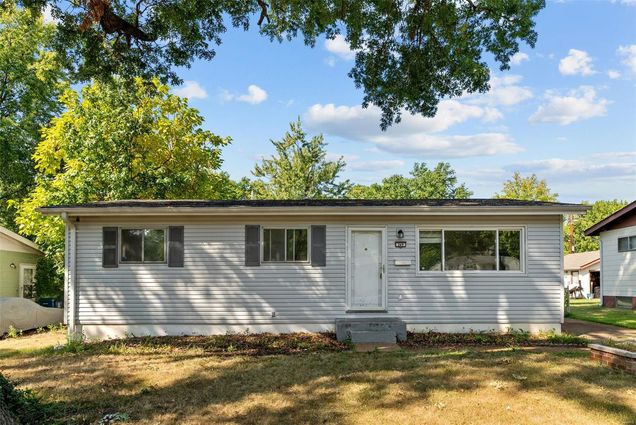 269 Dashwood Drive St Louis, MO House Sold - Photo 1 of 34. Opens carousel modal