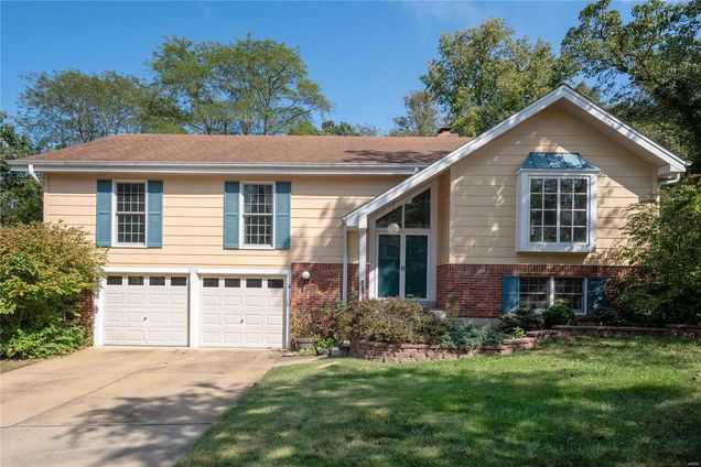 616 Amberwood Lane Ballwin, MO House Sold - Photo 1 of 39. Opens carousel modal