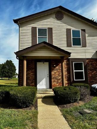 1371 Summergate Parkway Unincorporated, MO Townhouse Sold - Photo 1 of 19. Opens carousel modal