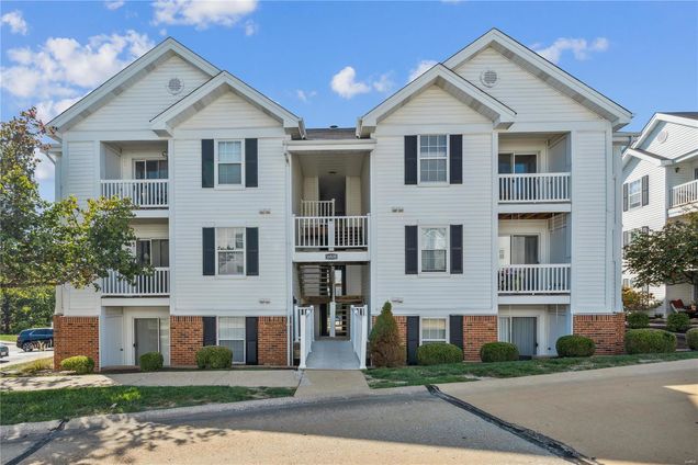 16535 Victoria Crossing Drive Unit I Wildwood, MO Condo Sold - Photo 1 of 22. Opens carousel modal