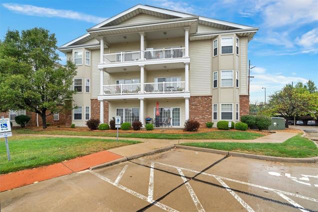 124 Saint James Court St Peters, MO Condo Sold - Photo 1 of 23. Opens carousel modal