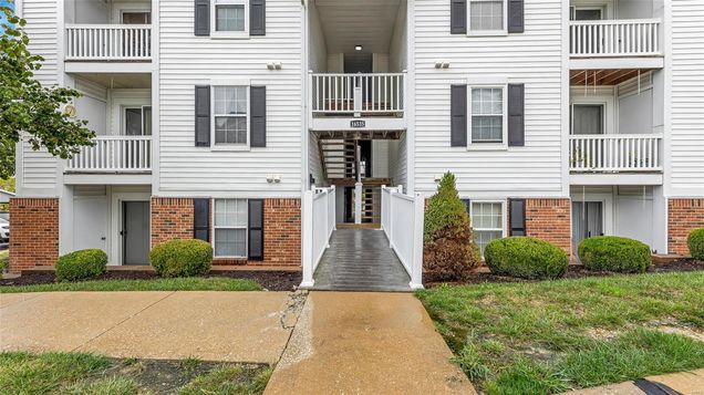 16535 Victoria Crossing Drive Unit L Wildwood, MO Condo Sold - Photo 1 of 26. Opens carousel modal