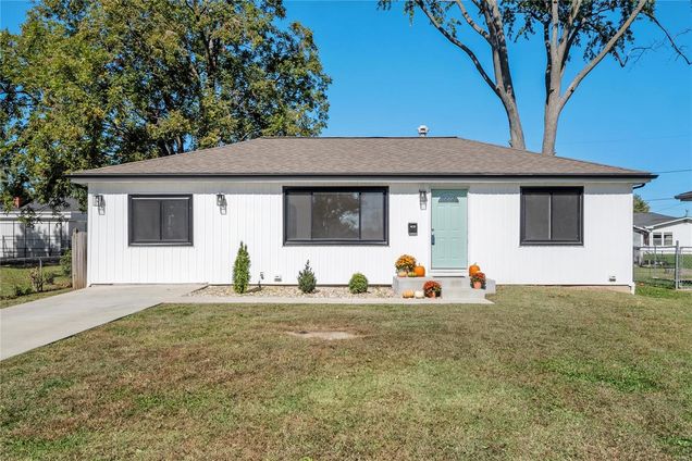 405 E Madison Street Millstadt, IL House Sold - Photo 1 of 28. Opens carousel modal
