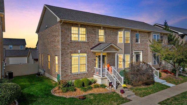 548 Queens Court Place St Peters, MO Townhouse Sold - Photo 1 of 38. Opens carousel modal