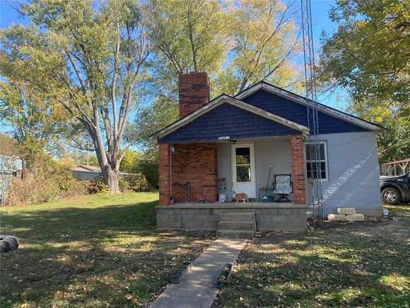 1103 Hickory St. Fredericktown, MO House Sold - Photo 1 of 12. Opens carousel modal