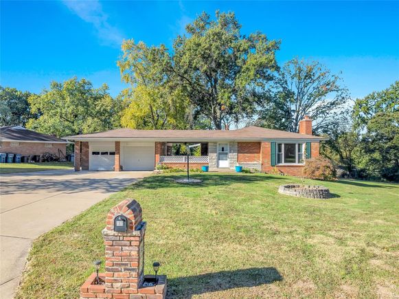 32 Grand Circle Drive Maryland Heights, MO House Sold - Photo 1 of 44. Opens carousel modal