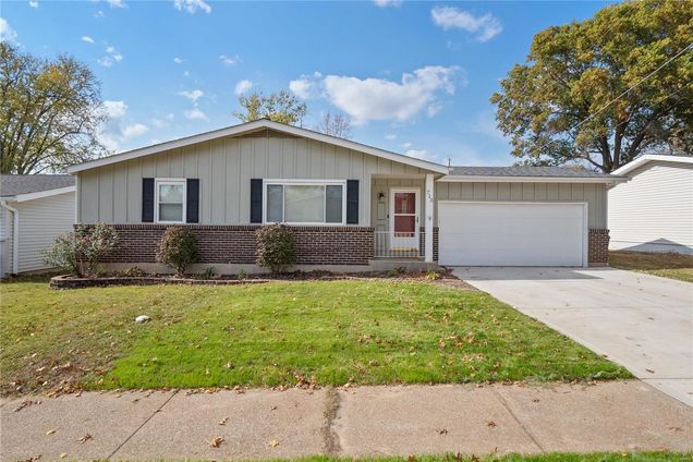 713 Whitewillow Lane Manchester, MO House Sold - Photo 1 of 43. Opens carousel modal