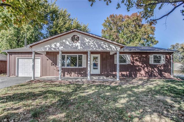 202 W Liberty Street Pleasant Hill, IL House Sold - Photo 1 of 41. Opens carousel modal