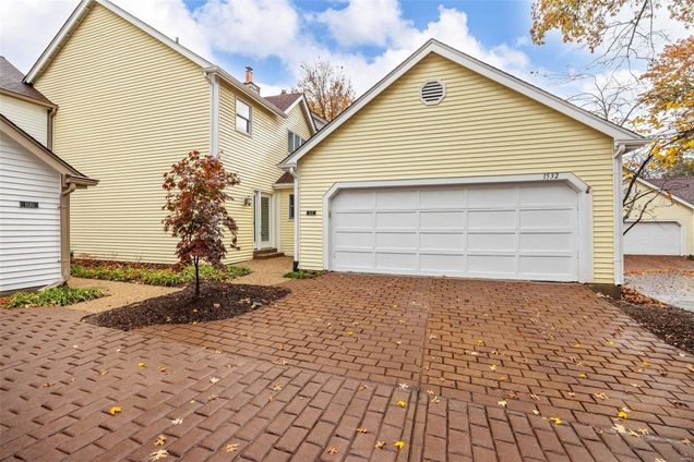 1532 Walpole Drive Chesterfield, MO Townhouse Sold - Photo 1 of 31. Opens carousel modal