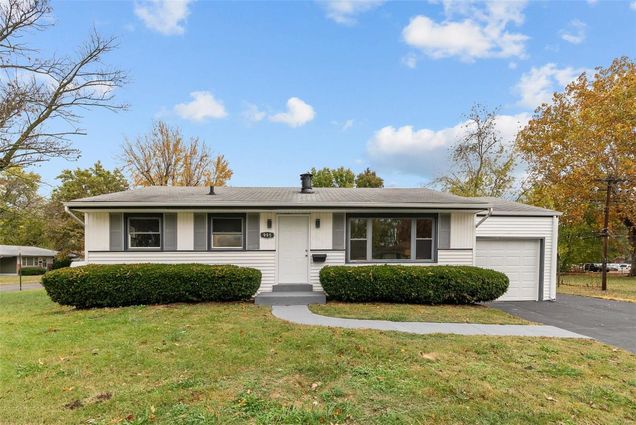 995 Lindsay Lane Florissant, MO House Sold - Photo 1 of 27. Opens carousel modal