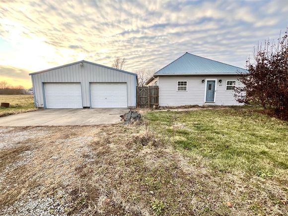 607 Maple Street Donnellson, IL House Sold - Photo 1 of 22. Opens carousel modal