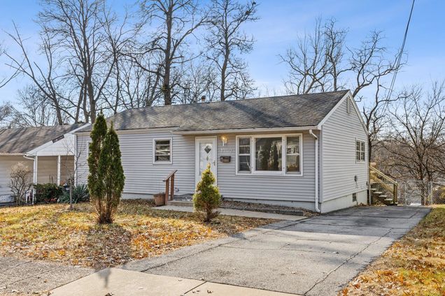 1000 Edgehill Drive St Louis, MO House Sold - Photo 1 of 26. Opens carousel modal