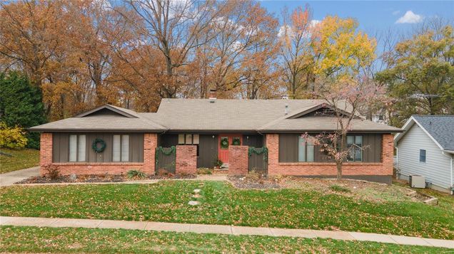 #MIS24078468 Chesterfield, MO House Sold - Photo 1 of 1. Opens carousel modal