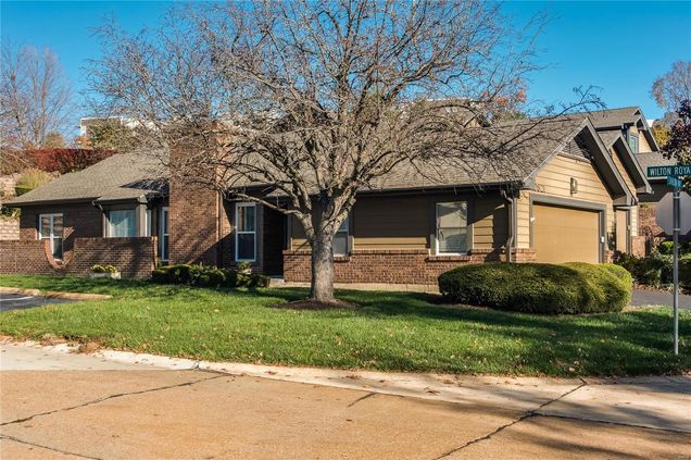 10821 Charlton Way Creve Coeur, MO House Sold - Photo 1 of 33. Opens carousel modal
