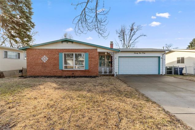 2540 Guildford Drive Florissant, MO House Sold - Photo 1 of 26. Opens carousel modal