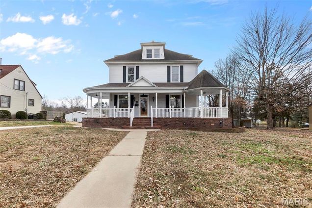 813 Old Cape Road Jackson, MO House Sold - Photo 1 of 43. Opens carousel modal