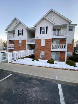 1233 Woodland Point Drive Unit I Creve Coeur, MO Condo Sold - Photo 1 of 17. Opens carousel modal