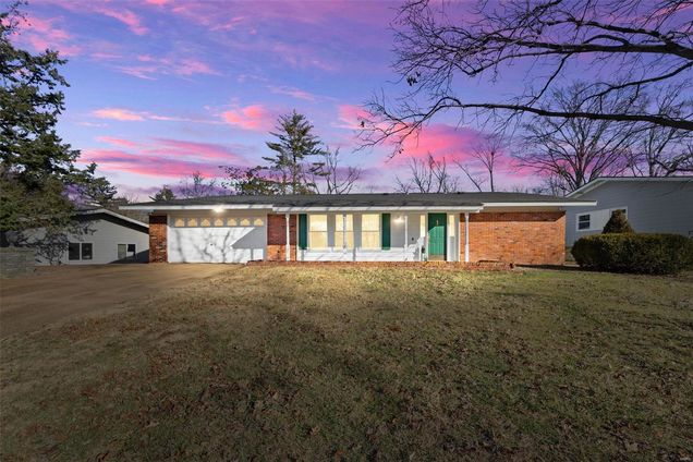 12541 Westport Drive St Louis, MO House Sold - Photo 1 of 42. Opens carousel modal