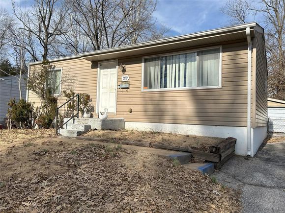 929 Clearfield Drive St Louis, MO House Sold - Photo 1 of 16. Opens carousel modal