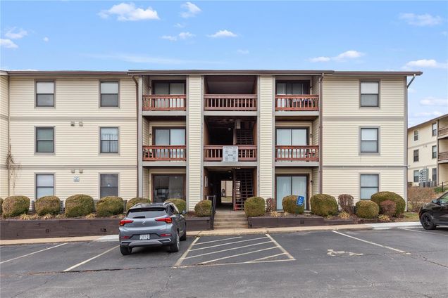 1454 Summergate Parkway Unit D St Charles, MO Condo Sold - Photo 1 of 20. Opens carousel modal