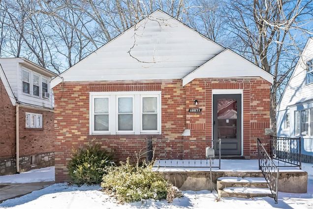 10071 Diamond Drive St Louis, MO House Active - Photo 1 of 39. Opens carousel modal