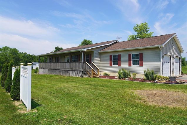104 Susan Lane Pleasant Hill, IL House Sold - Photo 1 of 92. Opens carousel modal