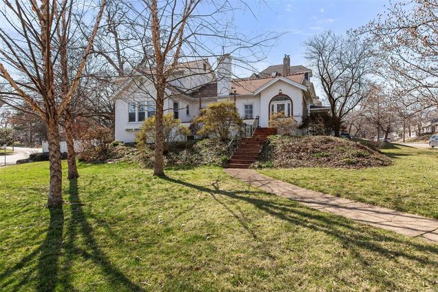 550 Sunnyside Avenue St Louis, MO House Sold - Photo 1 of 58. Opens carousel modal