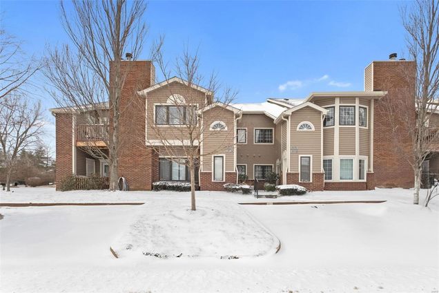 1015 N Spoede Road St Louis, MO Condo Sold - Photo 1 of 28. Opens carousel modal