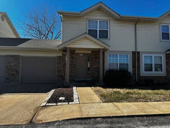 1505 Summergate Parkway St Peters, MO Townhouse Sold - Photo 1 of 17. Opens carousel modal